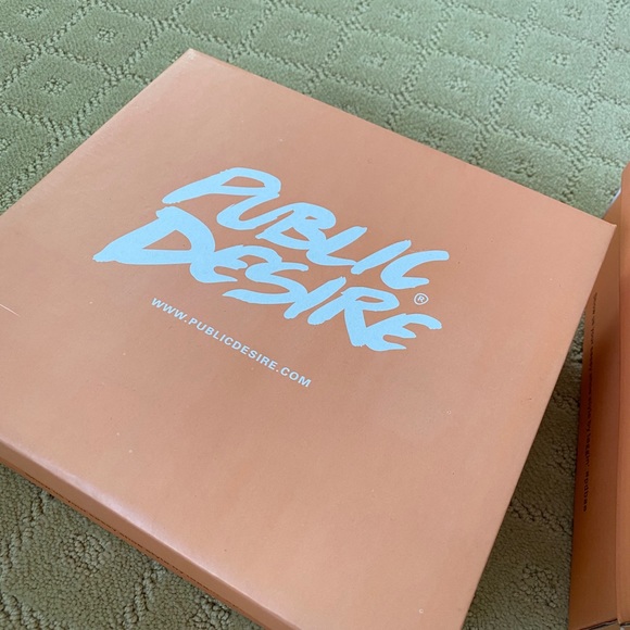 Black Ribbon Type Heels - Picture 3 of 3